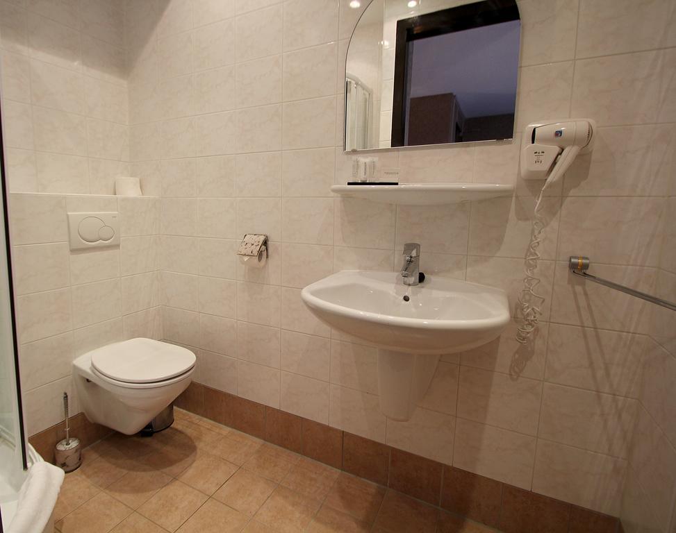 Amsterdam Village Hotel ภายนอก รูปภาพ