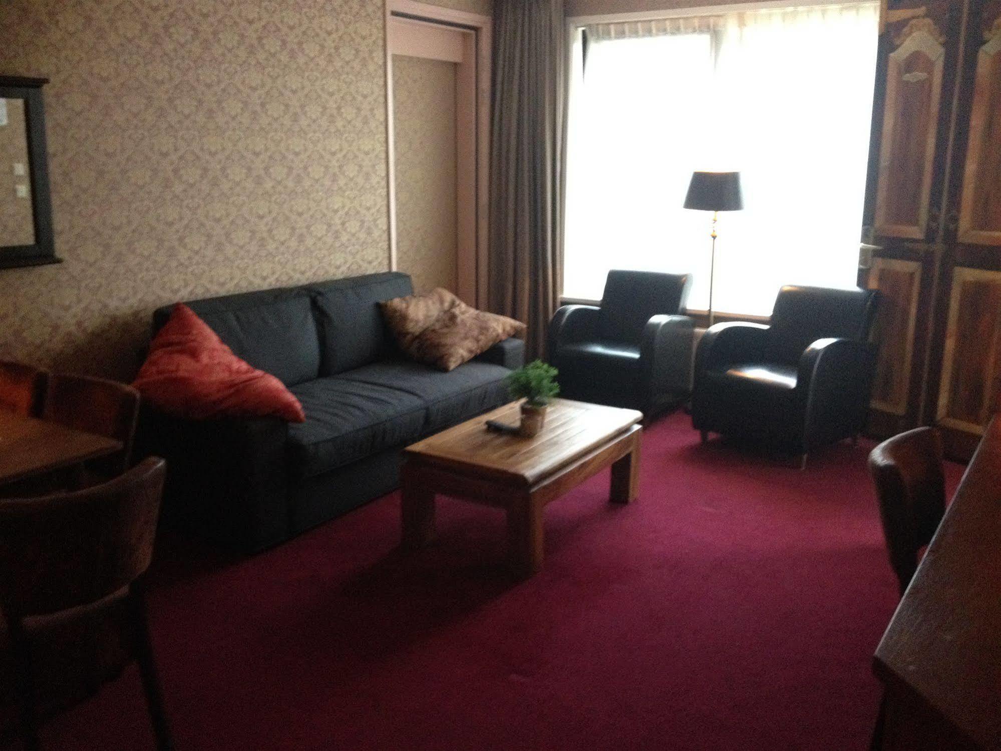 Amsterdam Village Hotel ภายนอก รูปภาพ