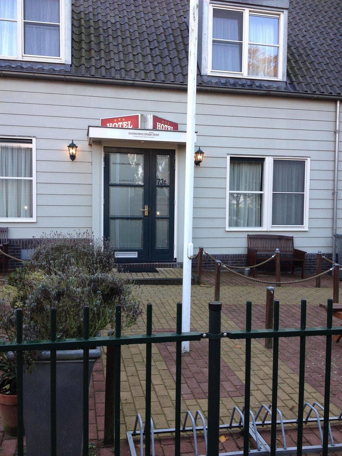 Amsterdam Village Hotel ภายนอก รูปภาพ
