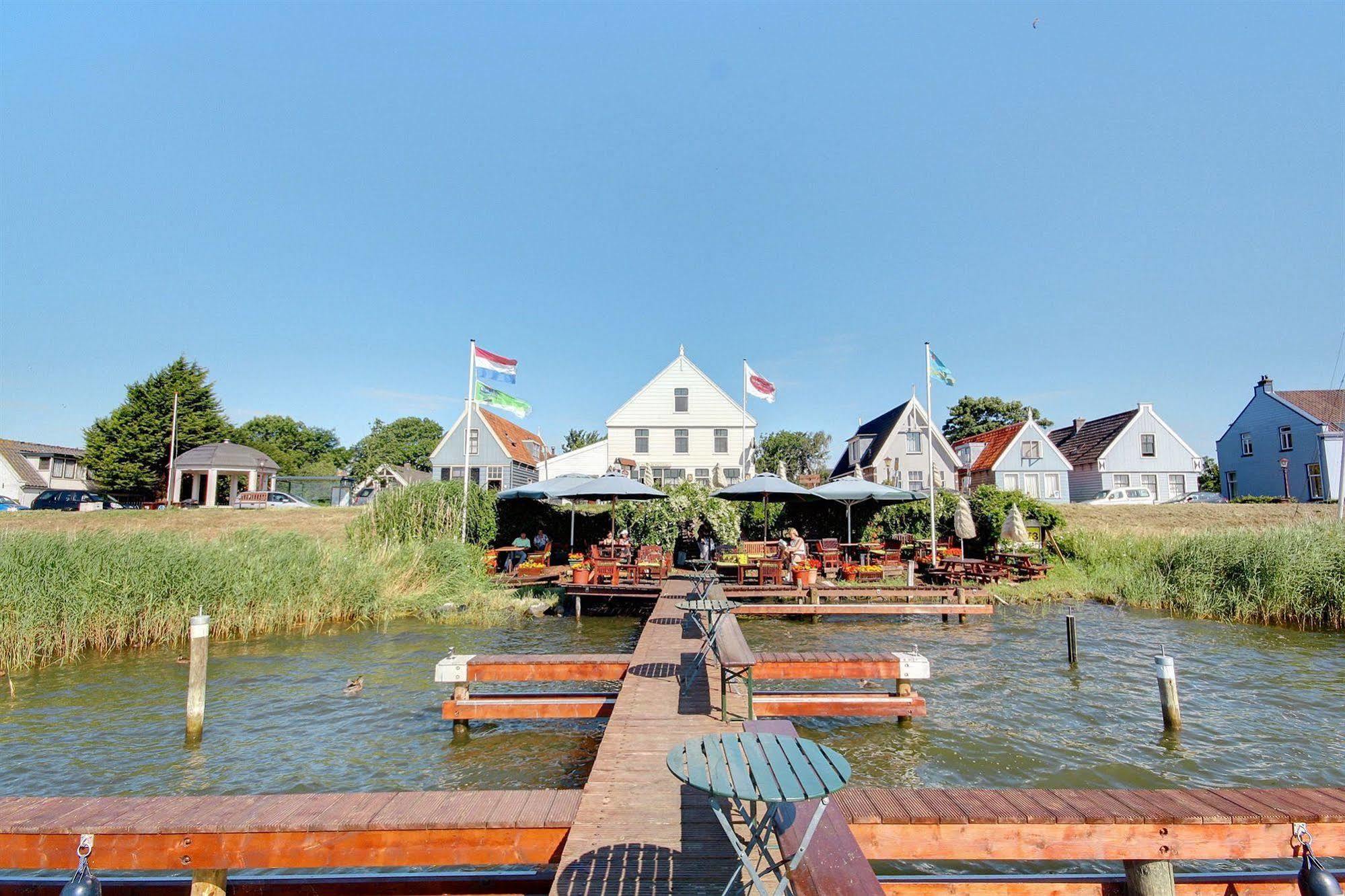 Amsterdam Village Hotel ภายนอก รูปภาพ
